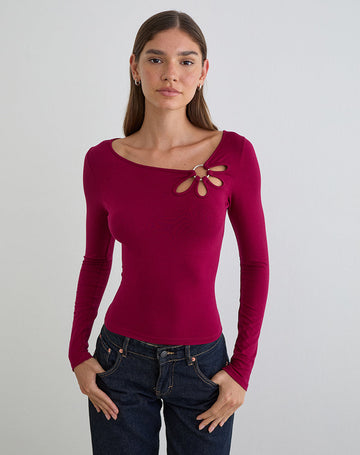 Donela Long Sleeve Top with Flower Ring in Burgundy